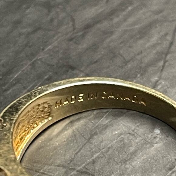 14k Solid Gold and CZ Ring made in Canada Size 8 - Picture 4 of 5